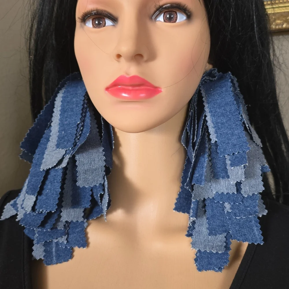 Handcrafted denim tassel earrings - Picture 4 of 4